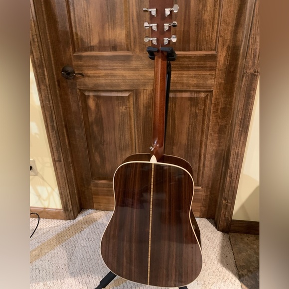 2002 Martin D-28 Six String Acoustic Electric Guitar with case - Picture 8 of 14